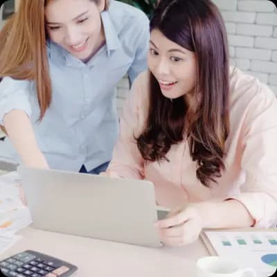 women working together at the desk